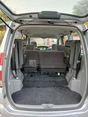 Toyota Noah 2005 Silver