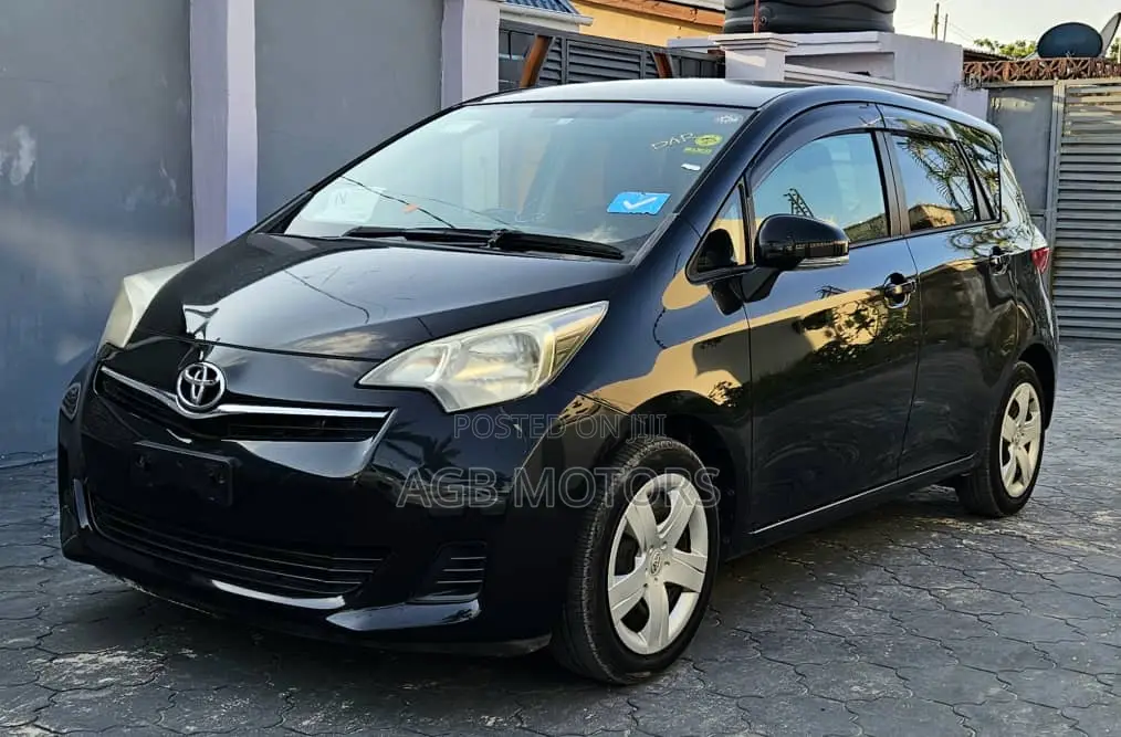 Toyota Ractis 2012 Black