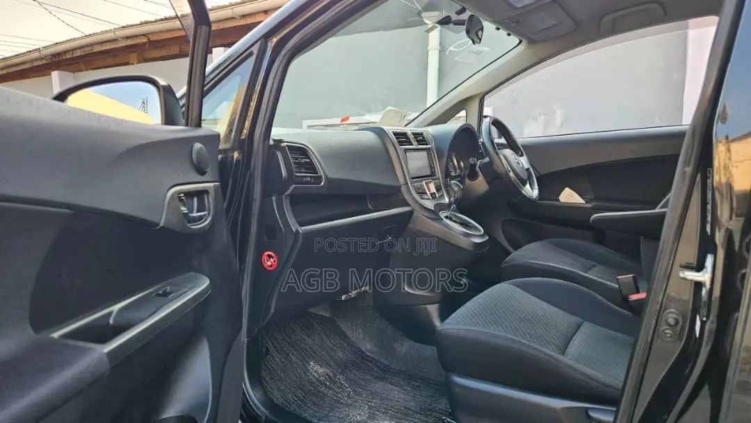 Toyota Ractis 2012 Black