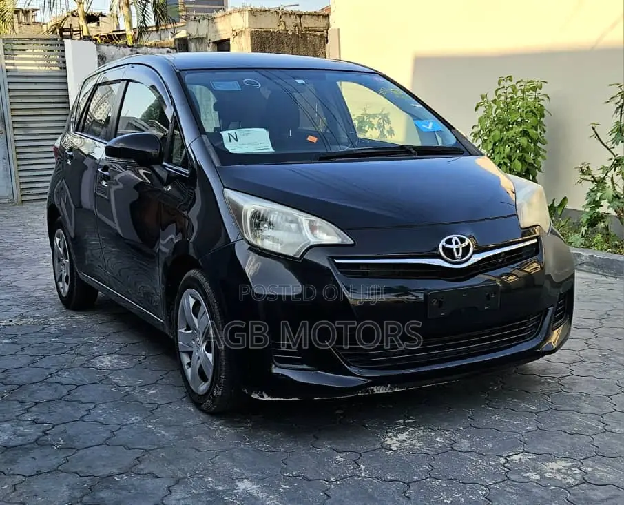 Toyota Ractis 2012 Black