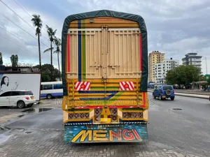 Mitsubishi Fuso 2000 White For Sale