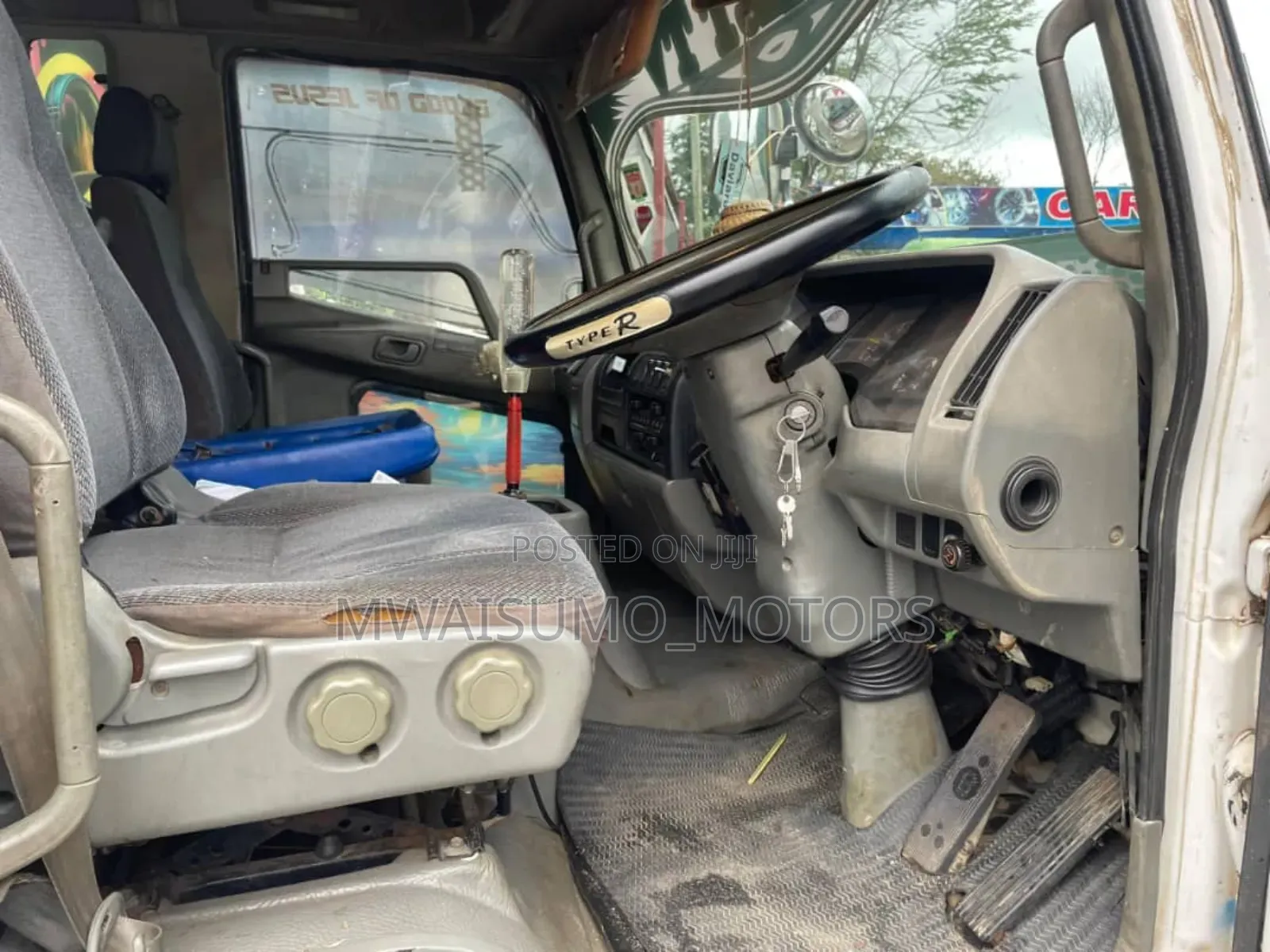 Mitsubishi Fuso 2000 White For Sale