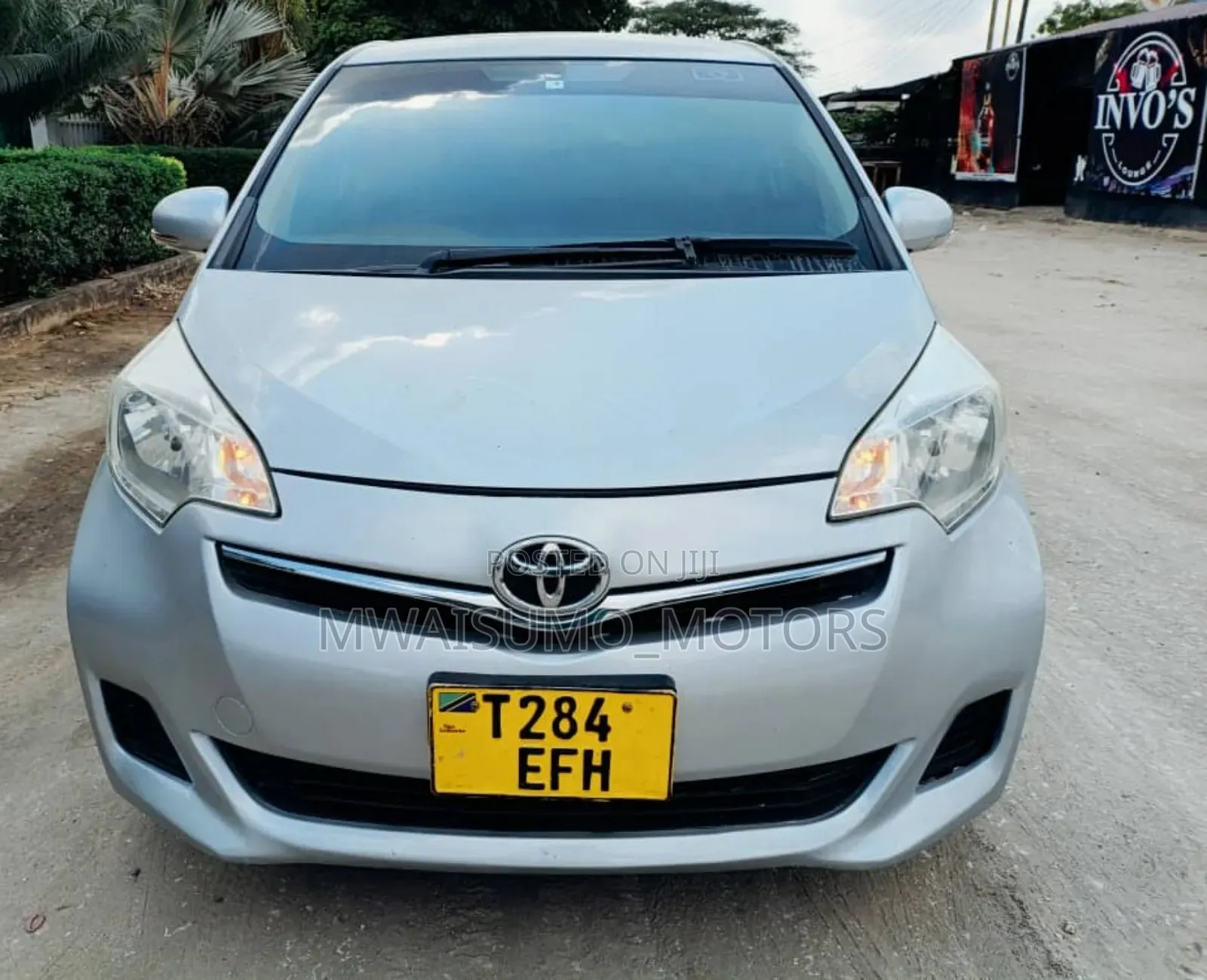 Toyota Ractis 2012 Silver