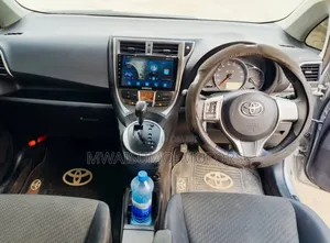 Toyota Ractis 2012 Silver