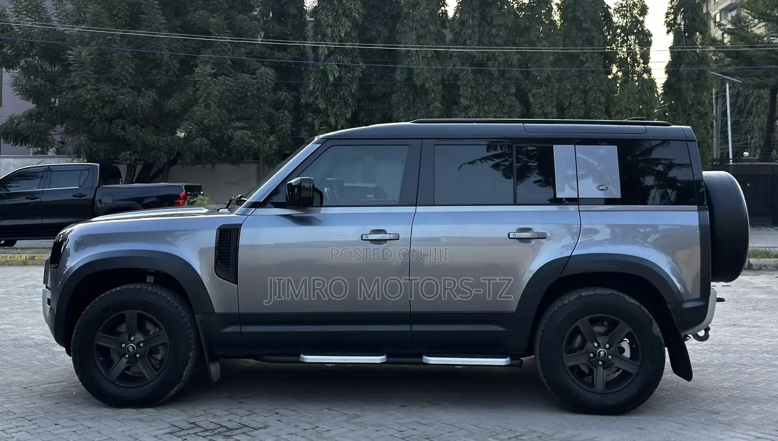 Land Rover Defender 2025 Gray
