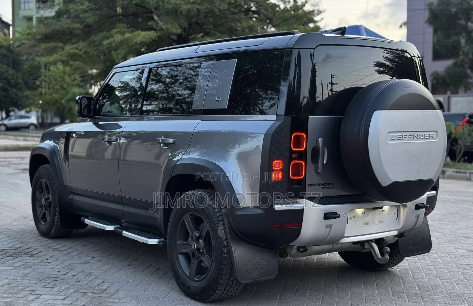 Land Rover Defender 2025 Gray