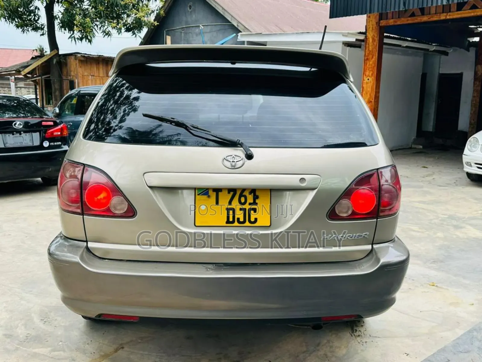 Toyota Harrier 2002 Gold