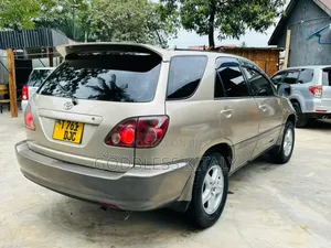 Toyota Harrier 2002 Gold