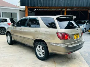 Toyota Harrier 2002 Gold