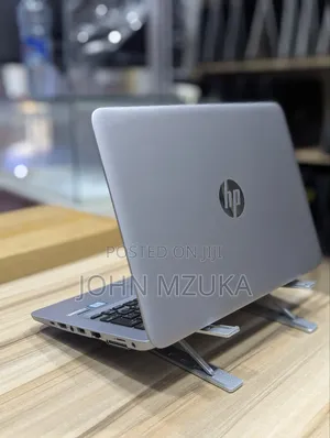 Laptop HP EliteBook 820 G3 8GB Intel Core I3 SSD 256GB