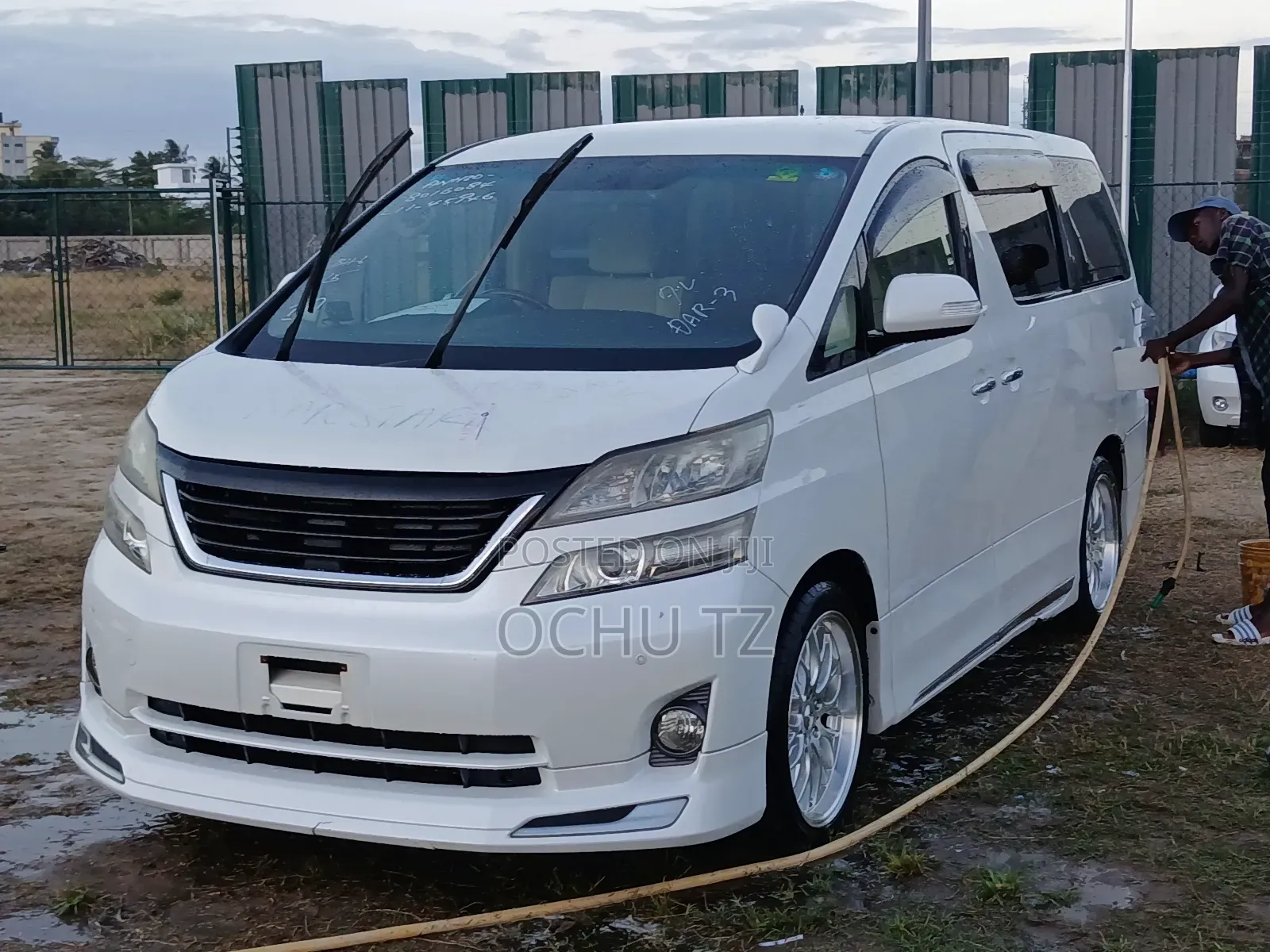Toyota Vellfire 2009 White