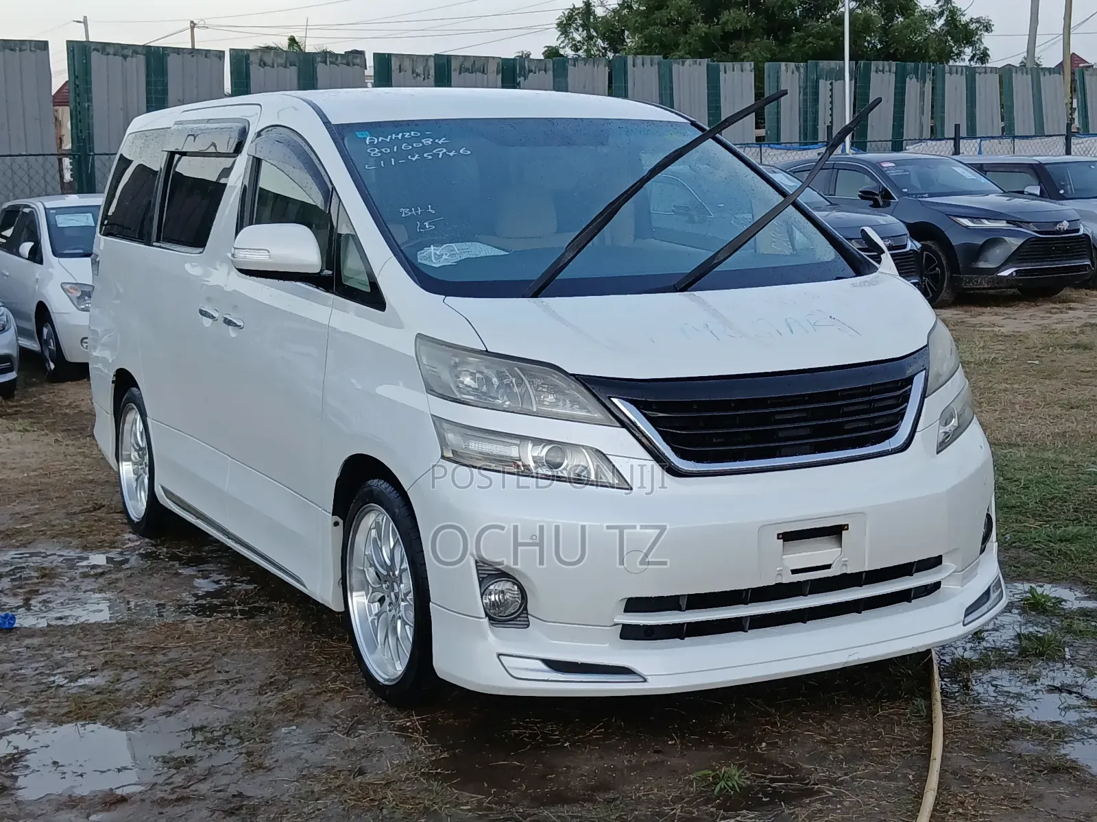 Toyota Vellfire 2009 White