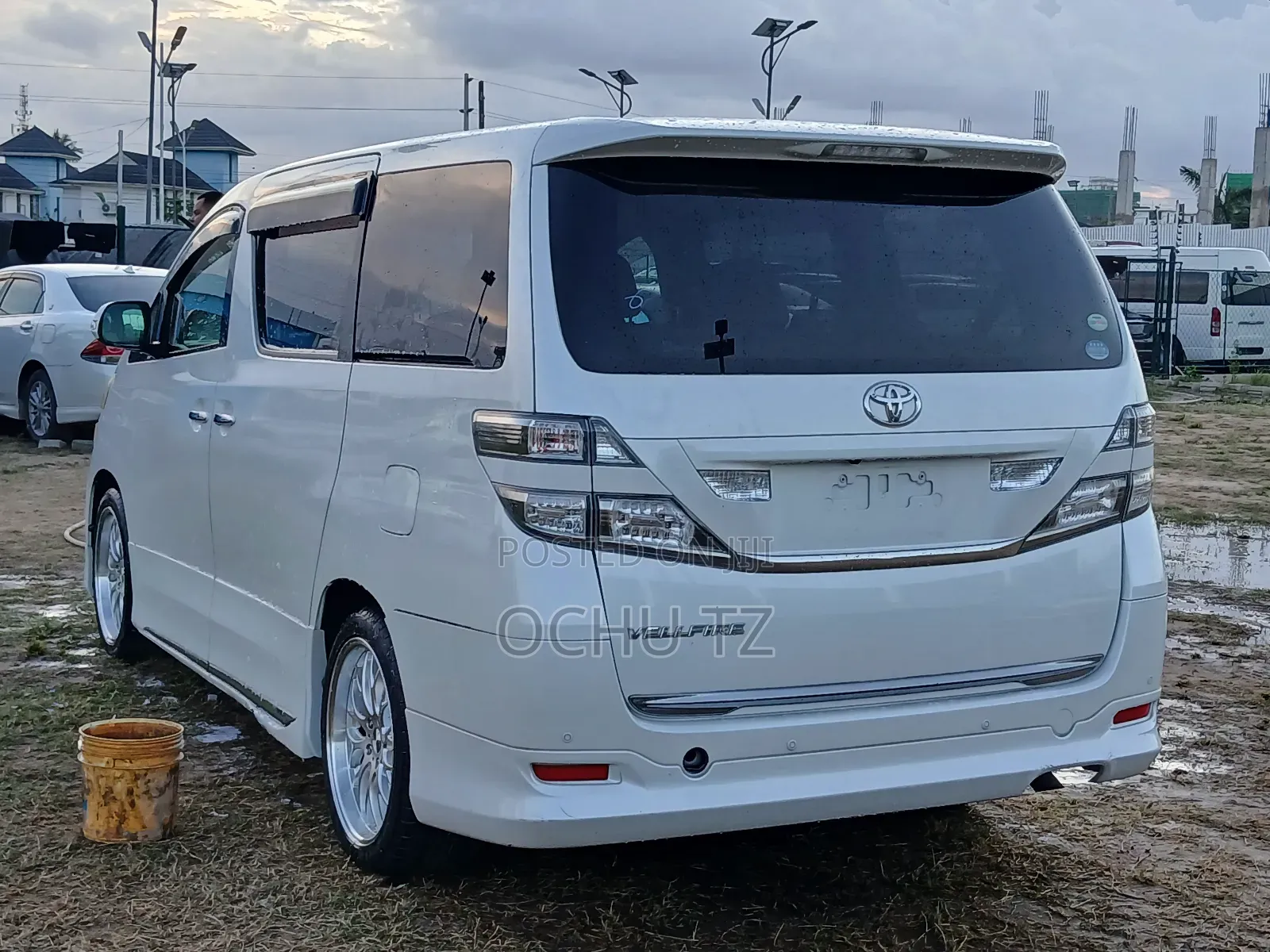 Toyota Vellfire 2009 White