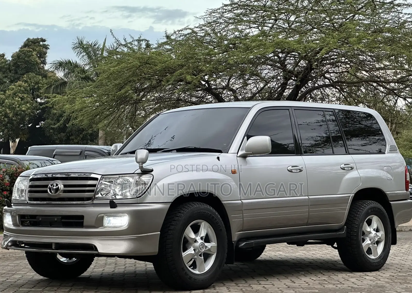Toyota Land Cruiser 2005 Gray