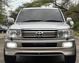 Toyota Land Cruiser 2005 Gray