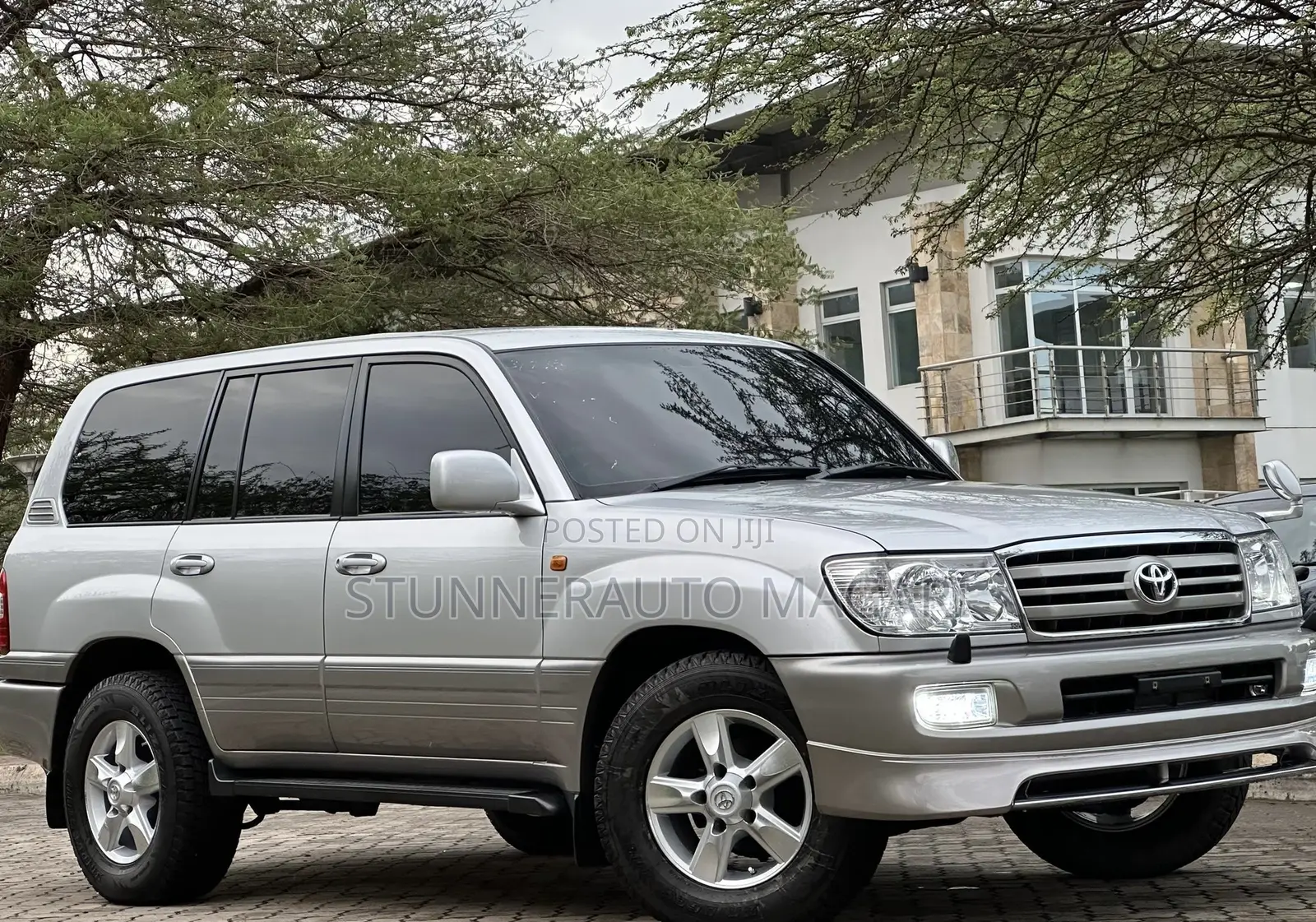 Toyota Land Cruiser 2005 Gray