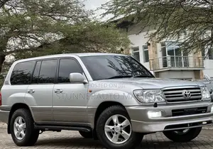 Toyota Land Cruiser 2005 Gray