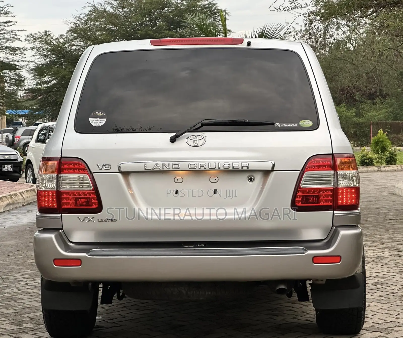 Toyota Land Cruiser 2005 Gray