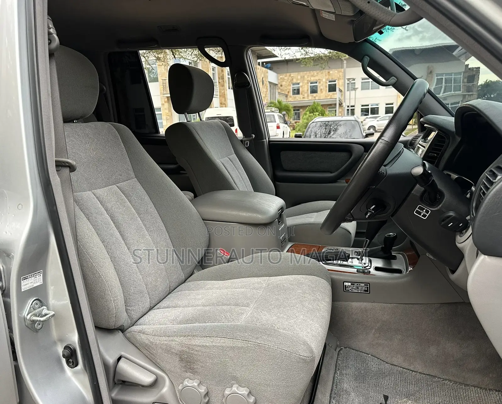 Toyota Land Cruiser 2005 Gray