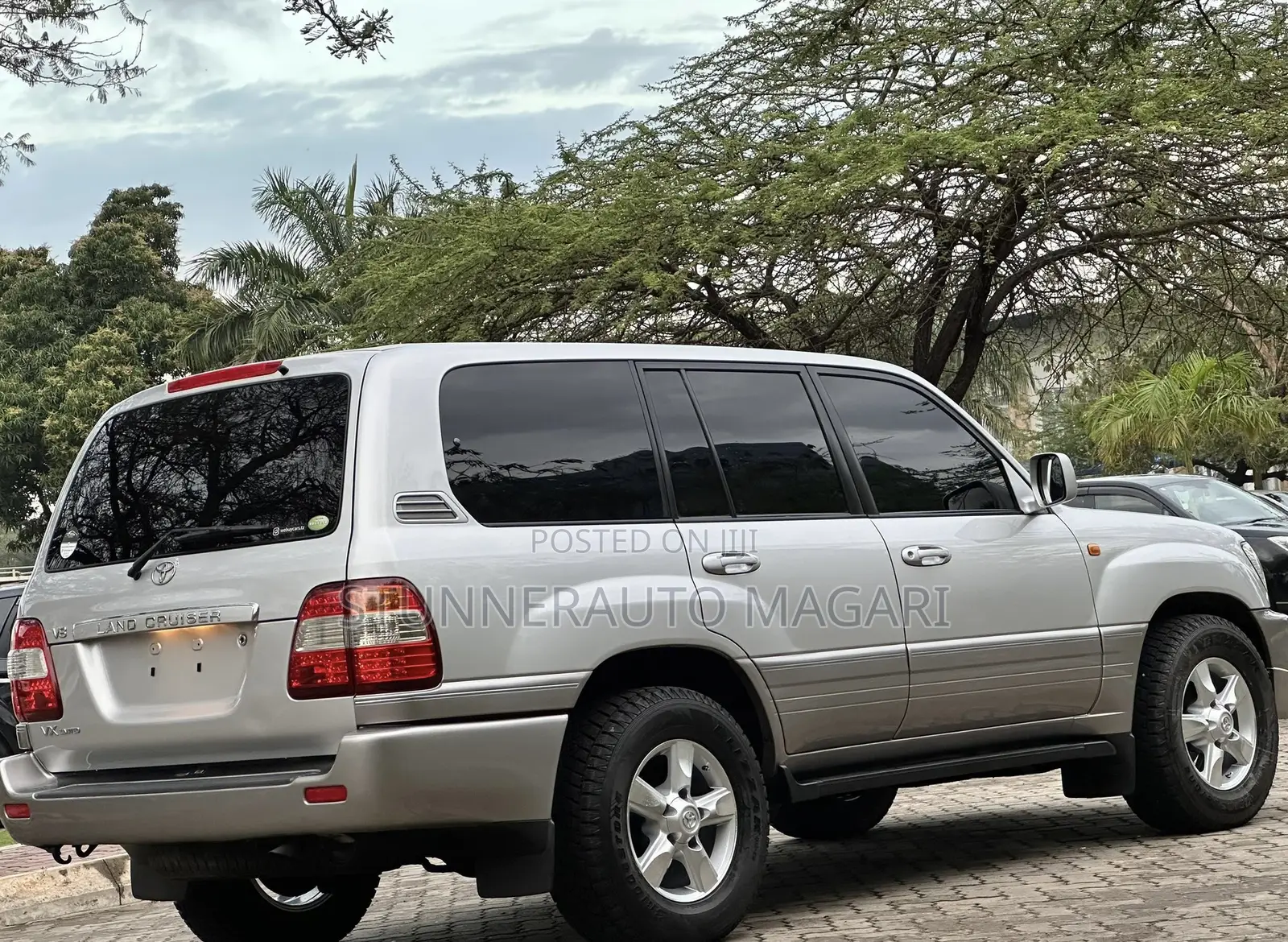 Toyota Land Cruiser 2005 Gray