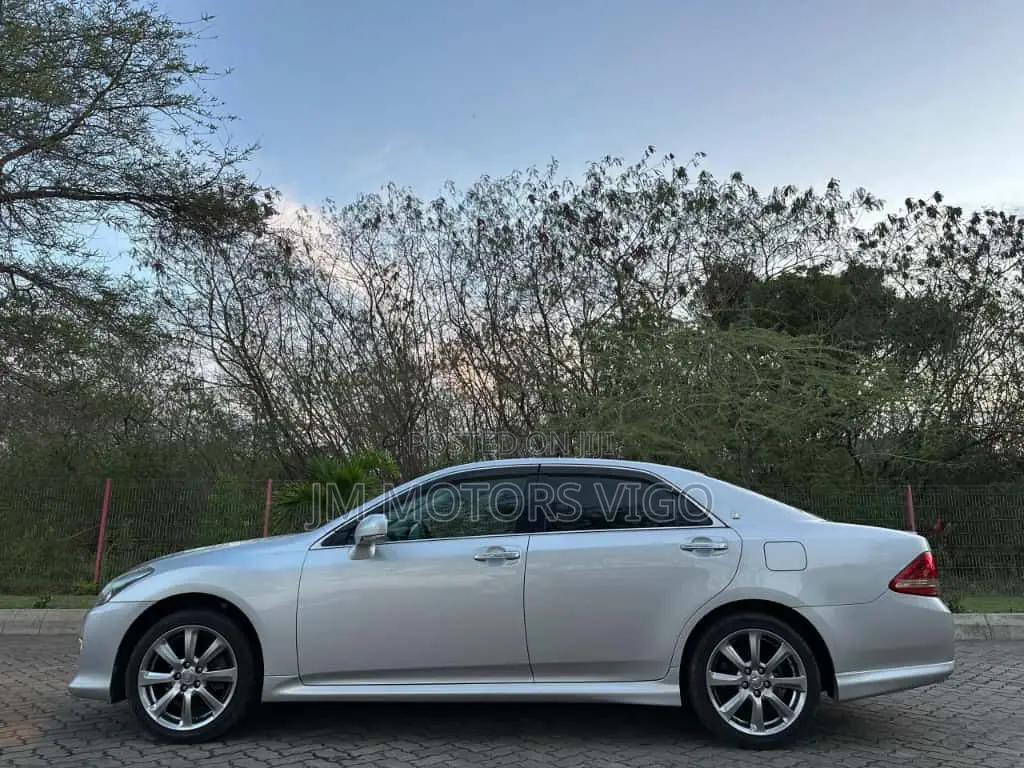 Toyota Crown 2008 Silver