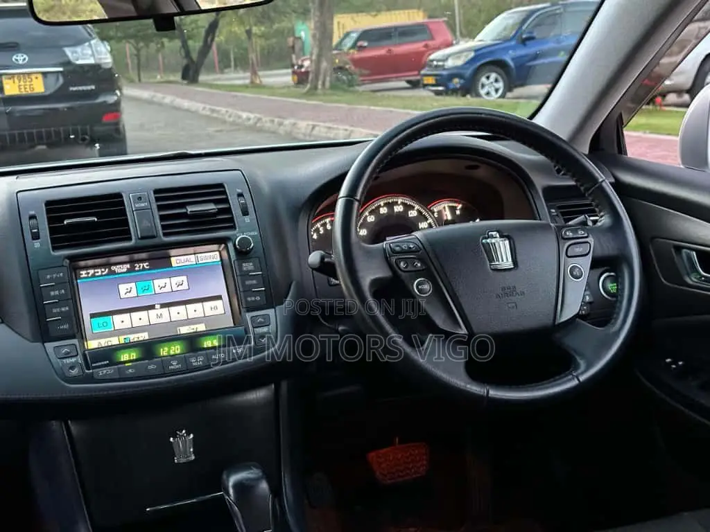 Toyota Crown 2008 Silver