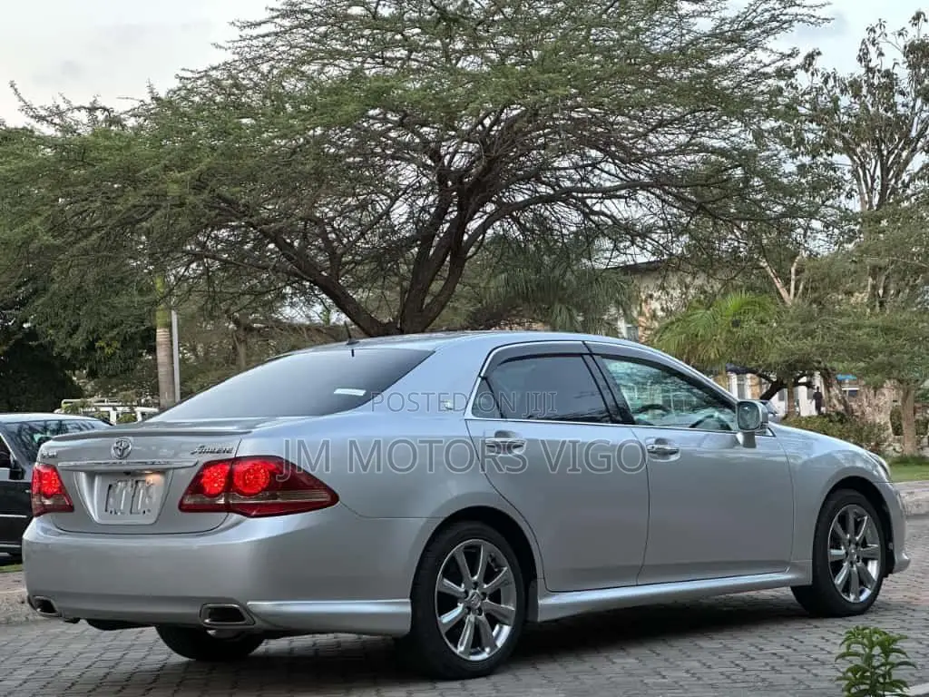 Toyota Crown 2008 Silver