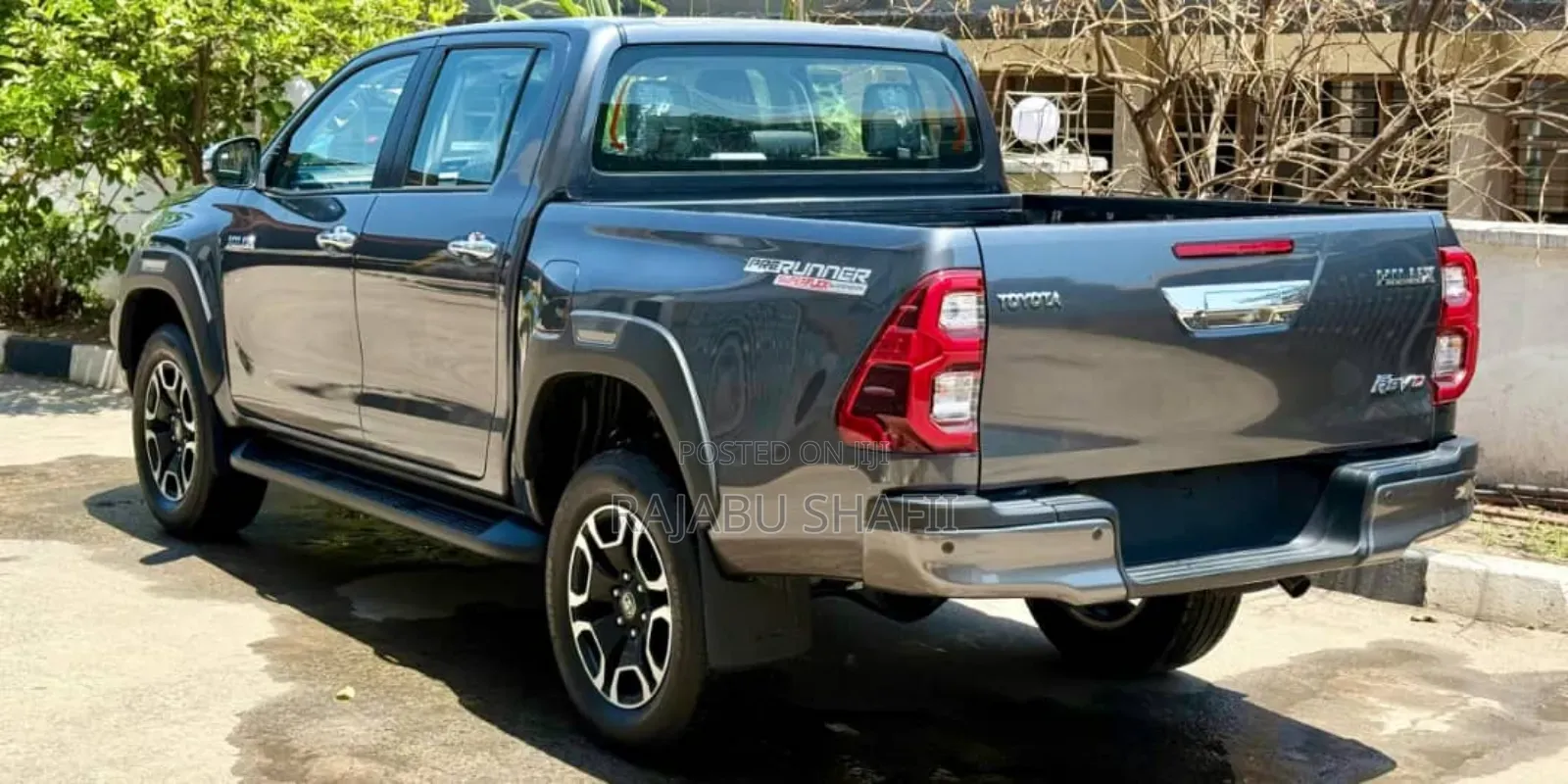 Toyota Hilux 2025 Gray