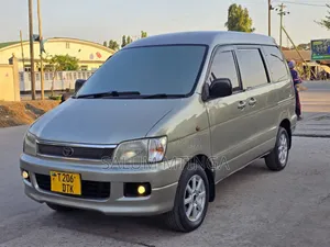 Toyota Noah 2003 Gray