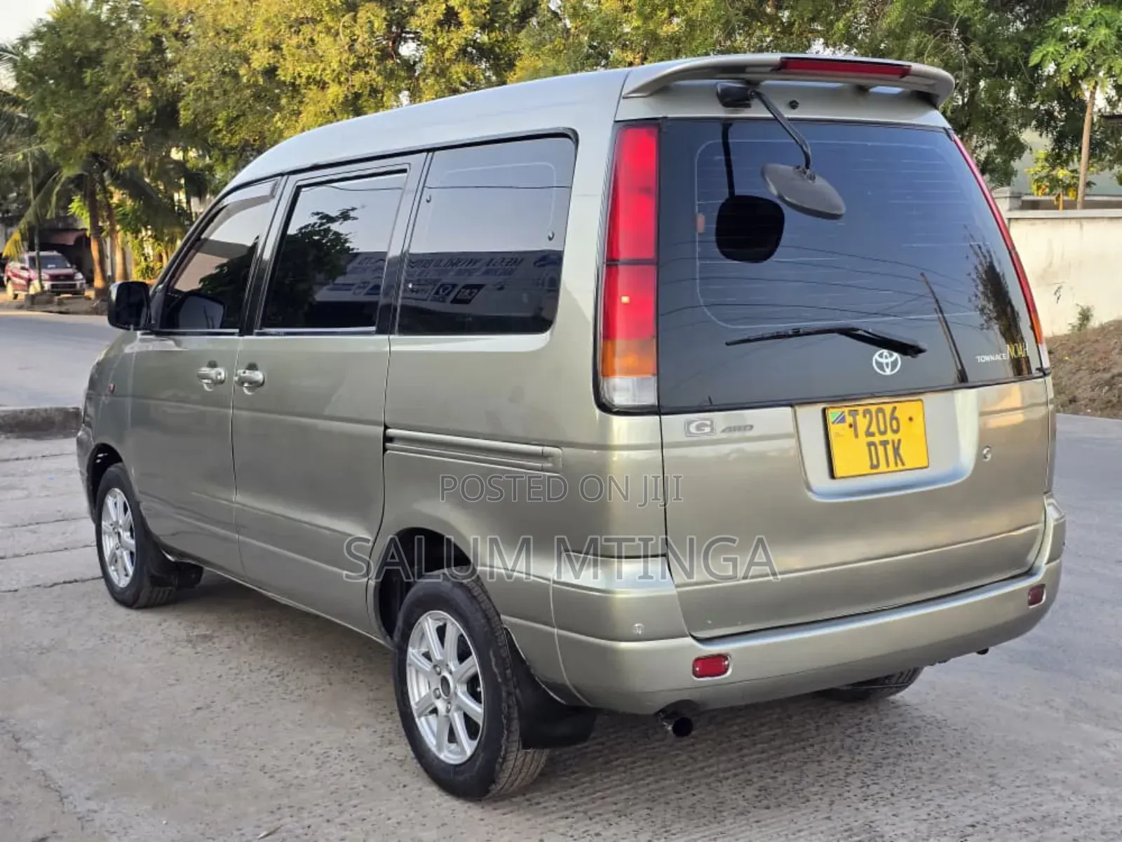 Toyota Noah 2003 Gray