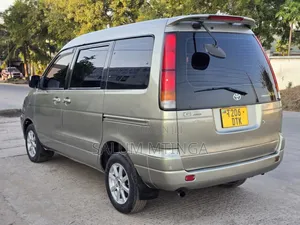 Toyota Noah 2003 Gray