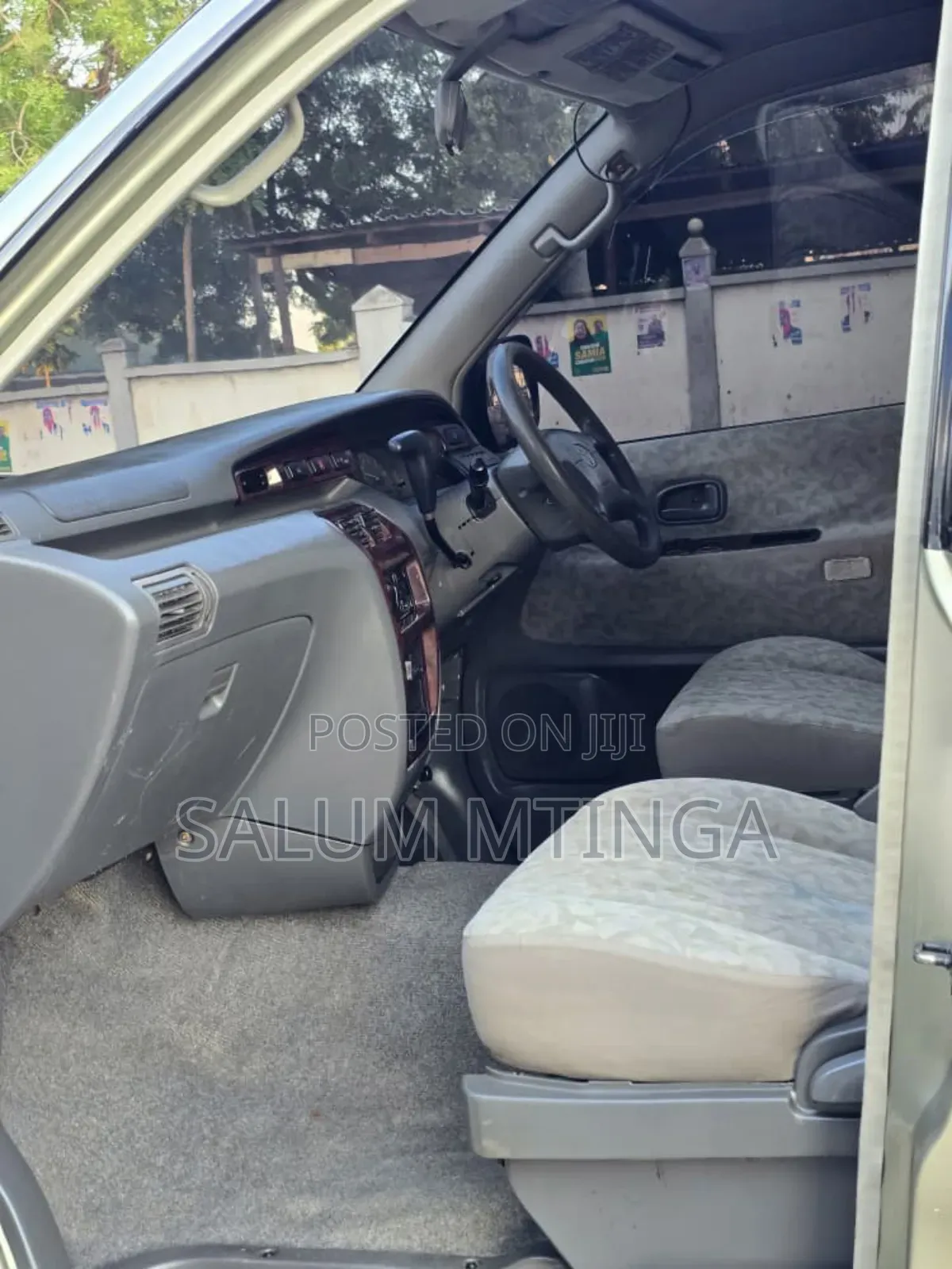Toyota Noah 2003 Gray