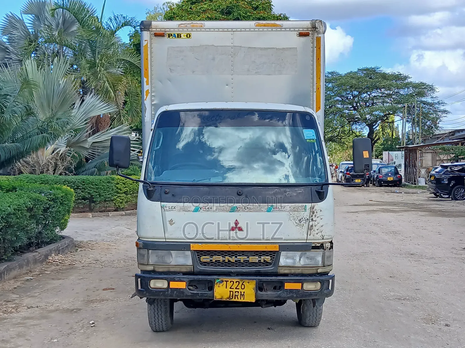 Mitsubishi Canter 1999 White