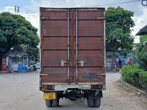 Mitsubishi Canter 1999 White