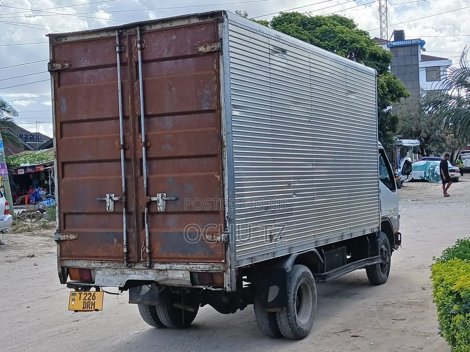 Mitsubishi Canter 1999 White