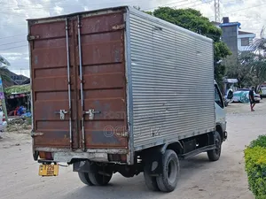 Mitsubishi Canter 1999 White