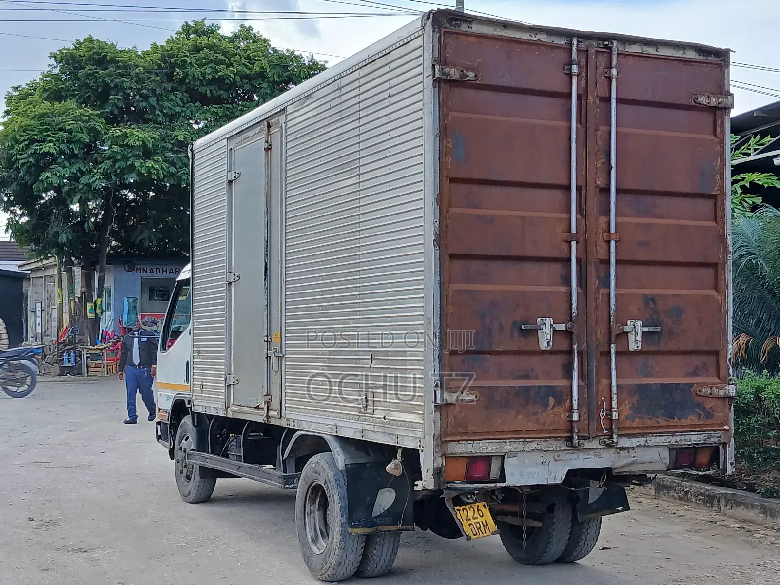 Mitsubishi Canter 1999 White