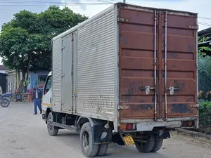 Mitsubishi Canter 1999 White