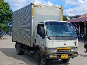 Mitsubishi Canter 1999 White