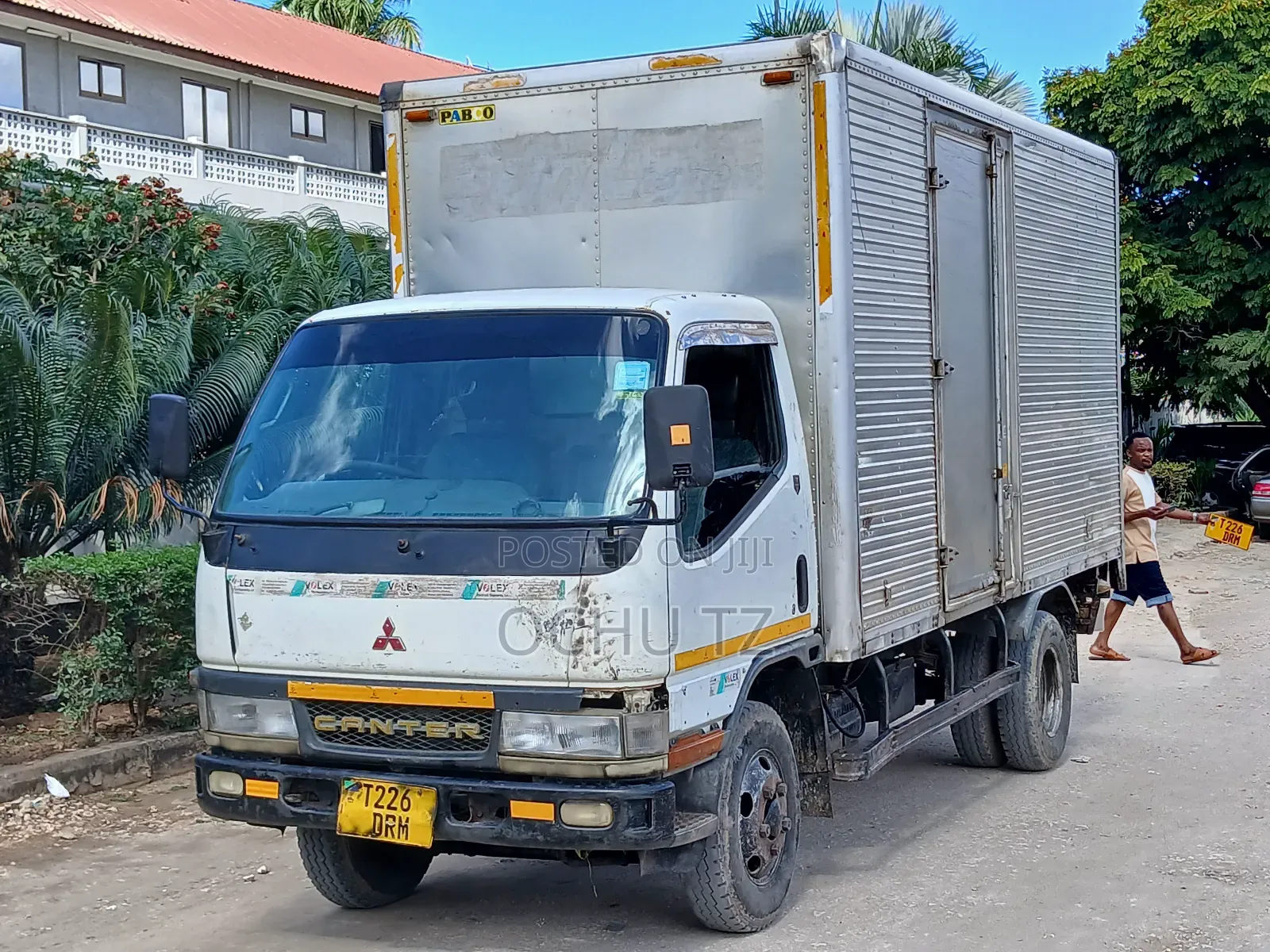 Mitsubishi Canter 1999 White