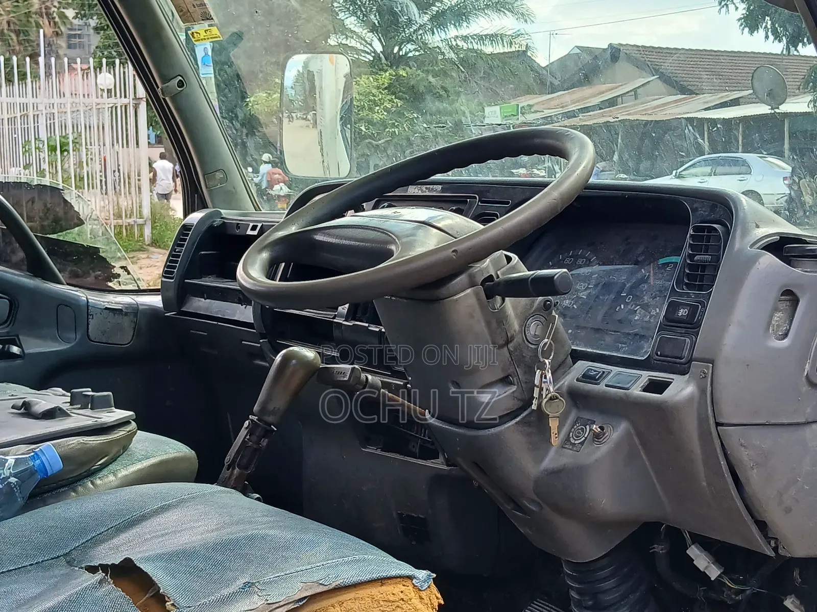 Mitsubishi Canter 1999 White