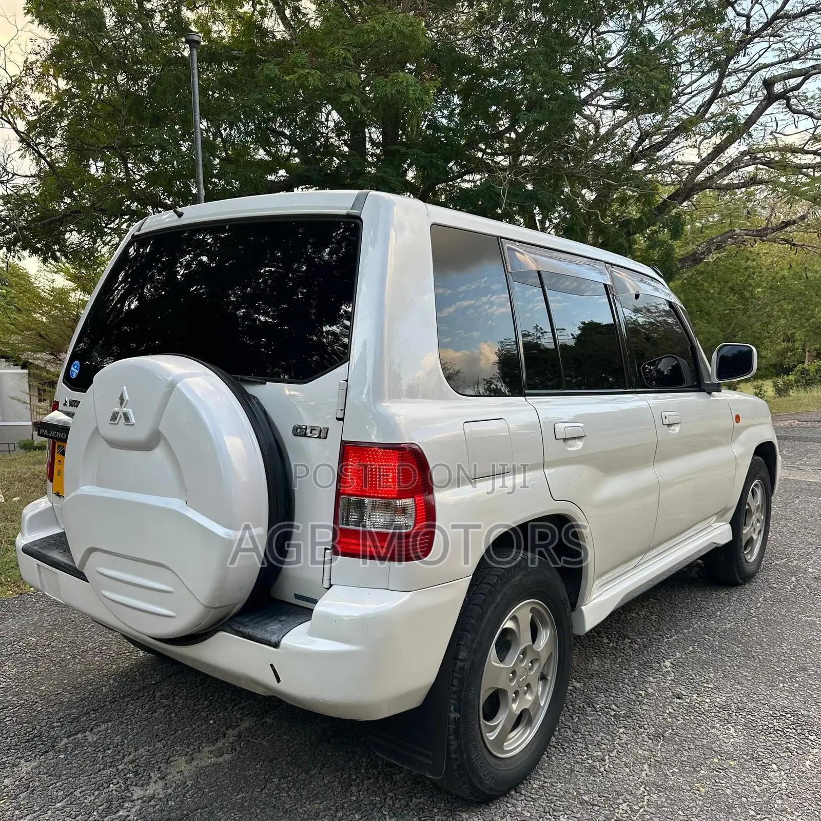 Mitsubishi Pajero 2003 White