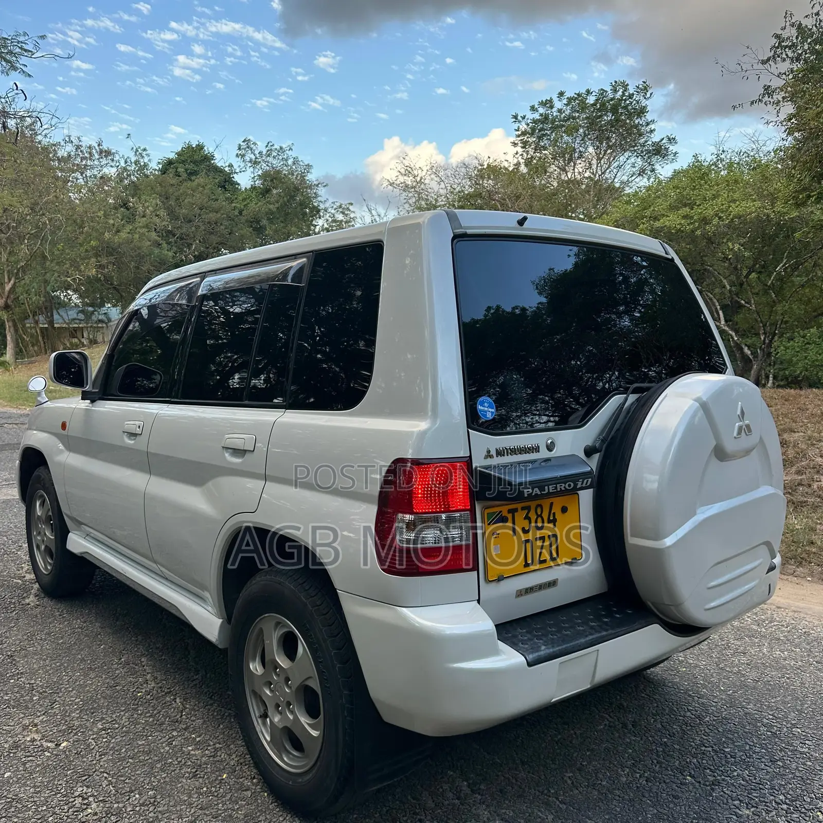 Mitsubishi Pajero 2003 White