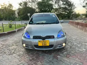 Toyota Vitz 1.5 FWD 5dr 2003 Gray
