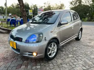 Toyota Vitz 1.5 FWD 5dr 2003 Gray