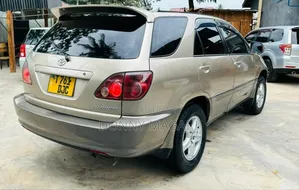 Toyota Noah 2002 Gold