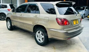 Toyota Noah 2002 Gold