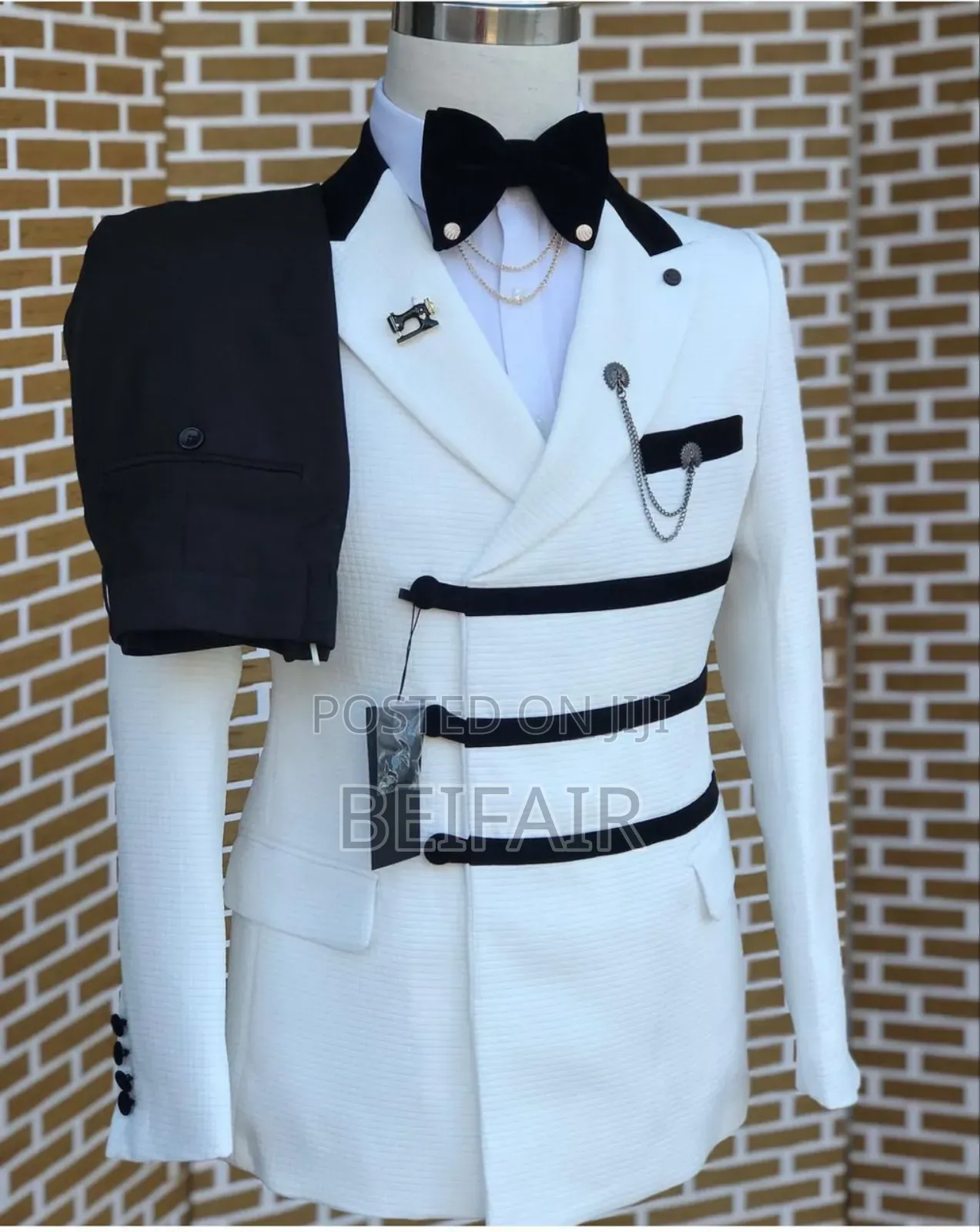 Wwhite Jacket Black Tro