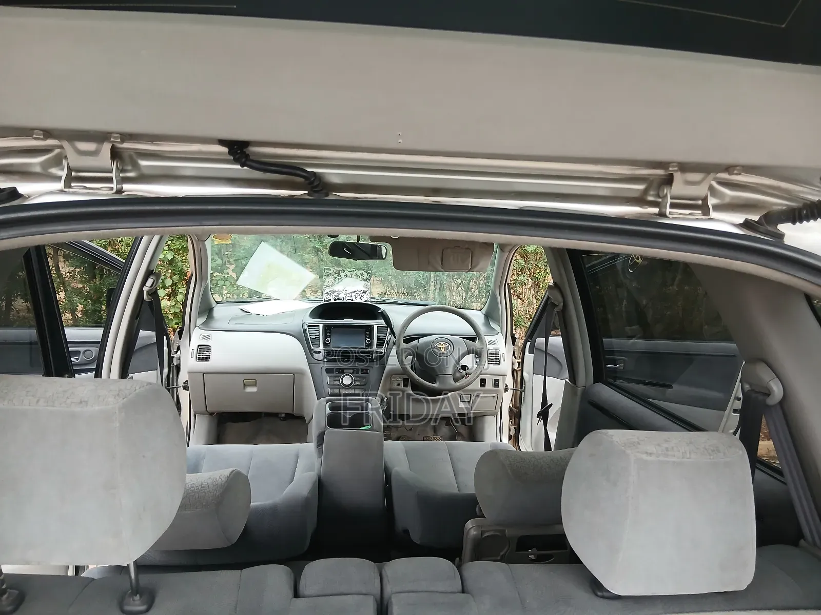 Toyota Nadia 2003 Silver