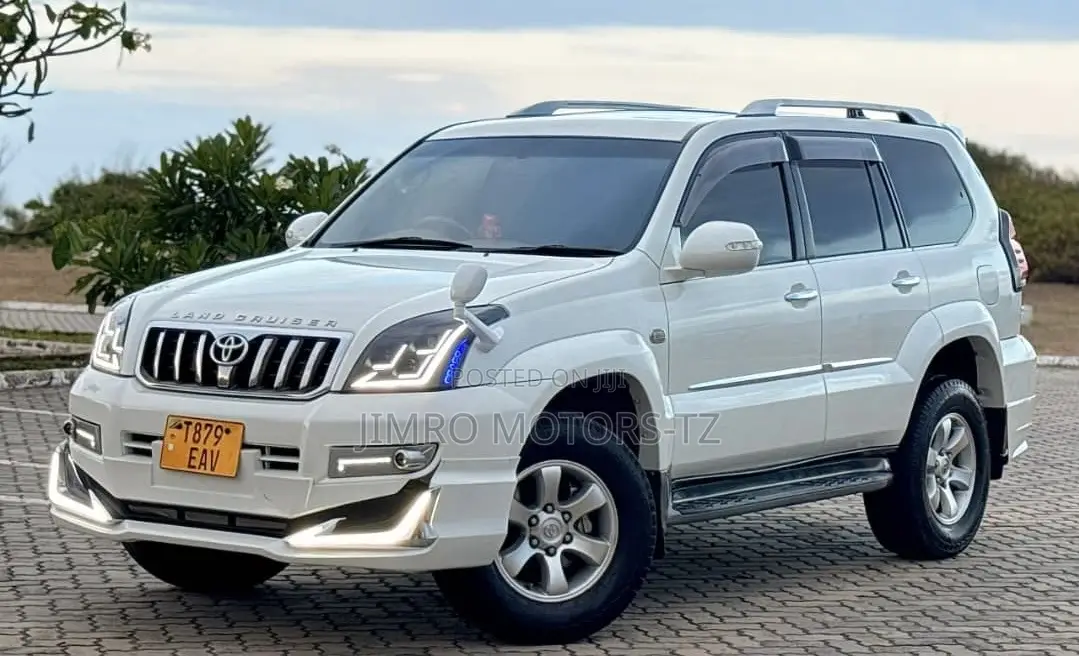 Toyota Land Cruiser Prado 2006 White